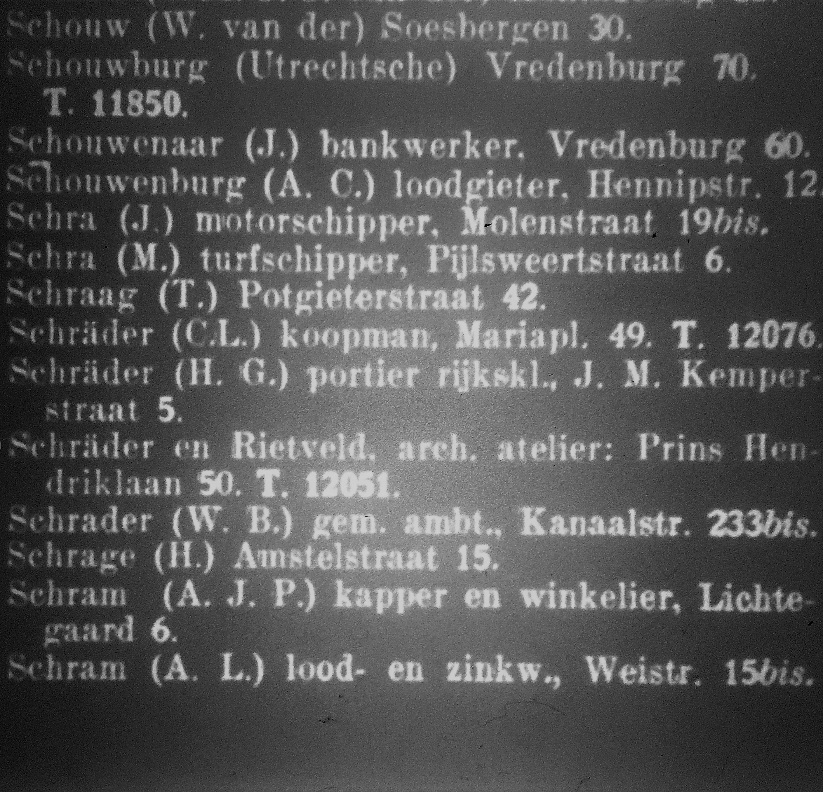 met o.a. de tekst: ‘Schräder en Rietveld. arch. atelier: Prins Hendriklaan 50. T. 12051’ 